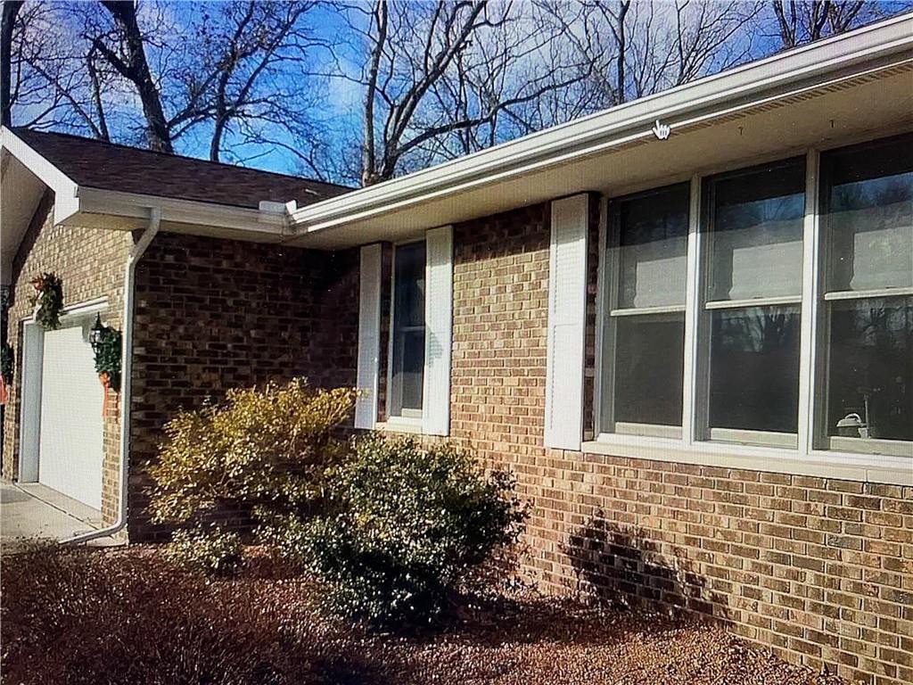 106 Hawthorne Dr., Effingham, IL 62401