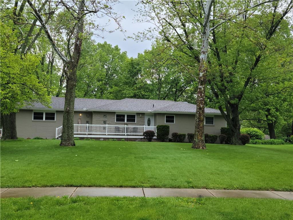 22 Lantern Ln., Forsyth, IL 62535
