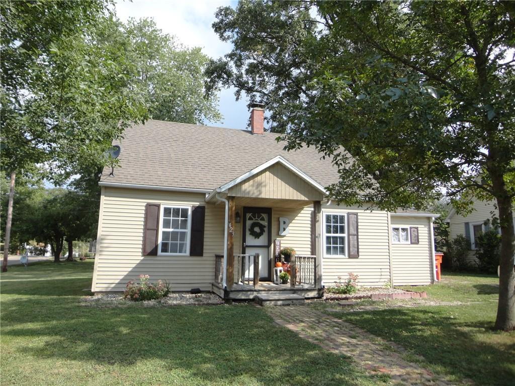 423 SW 4th St., Shelbyville, IL 62565