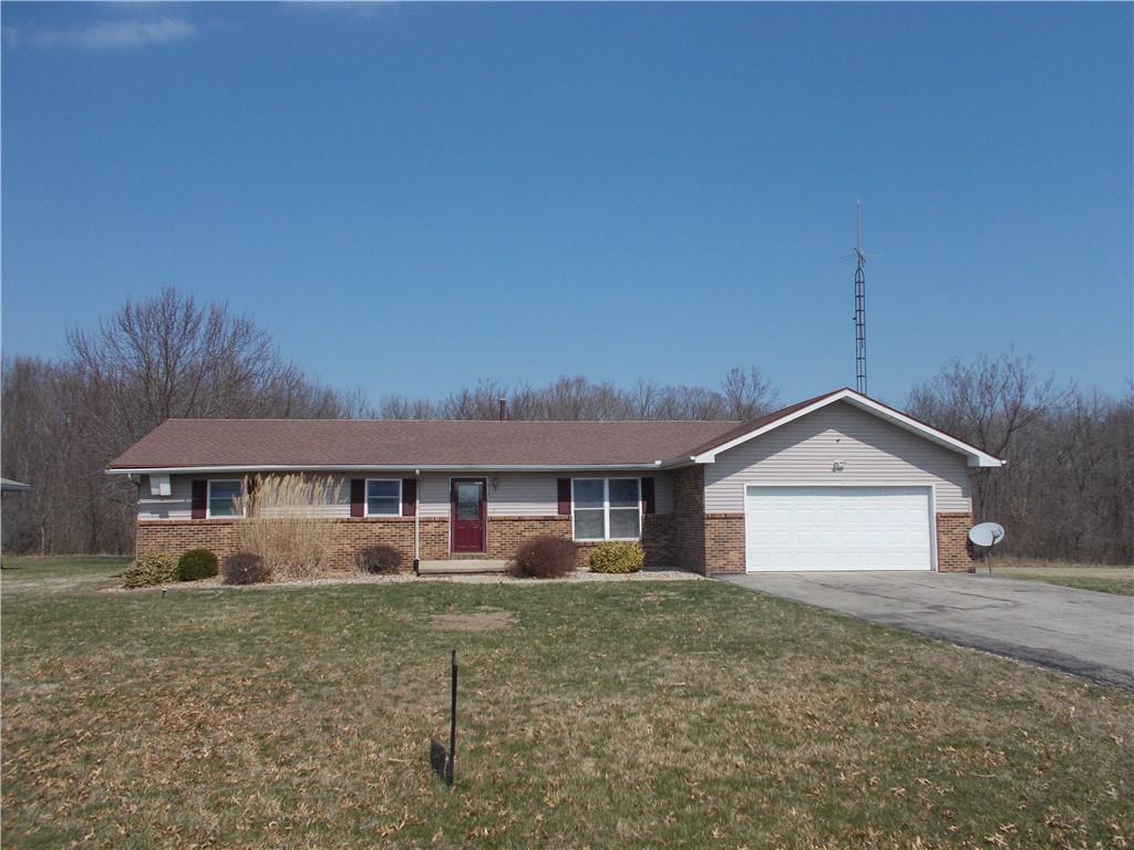 21 Grandview Heights, Findlay, IL 62534