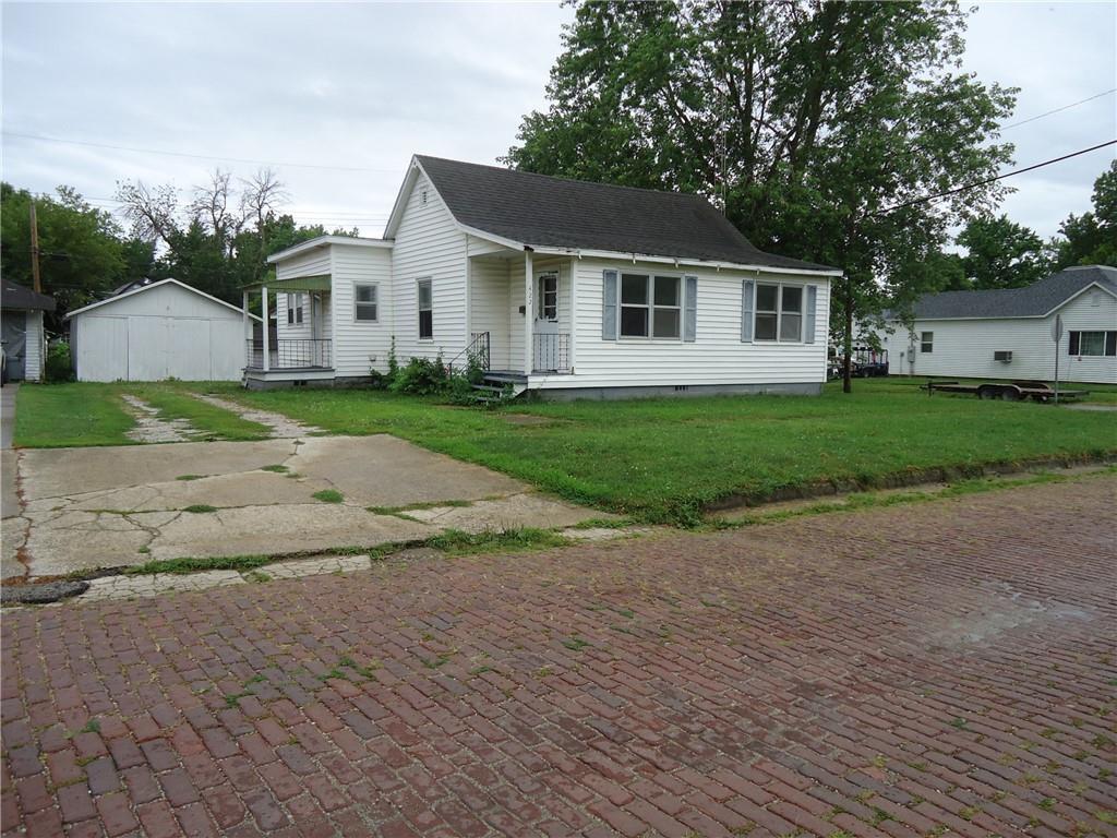 422 W South 1st St., Shelbyville, IL 62565