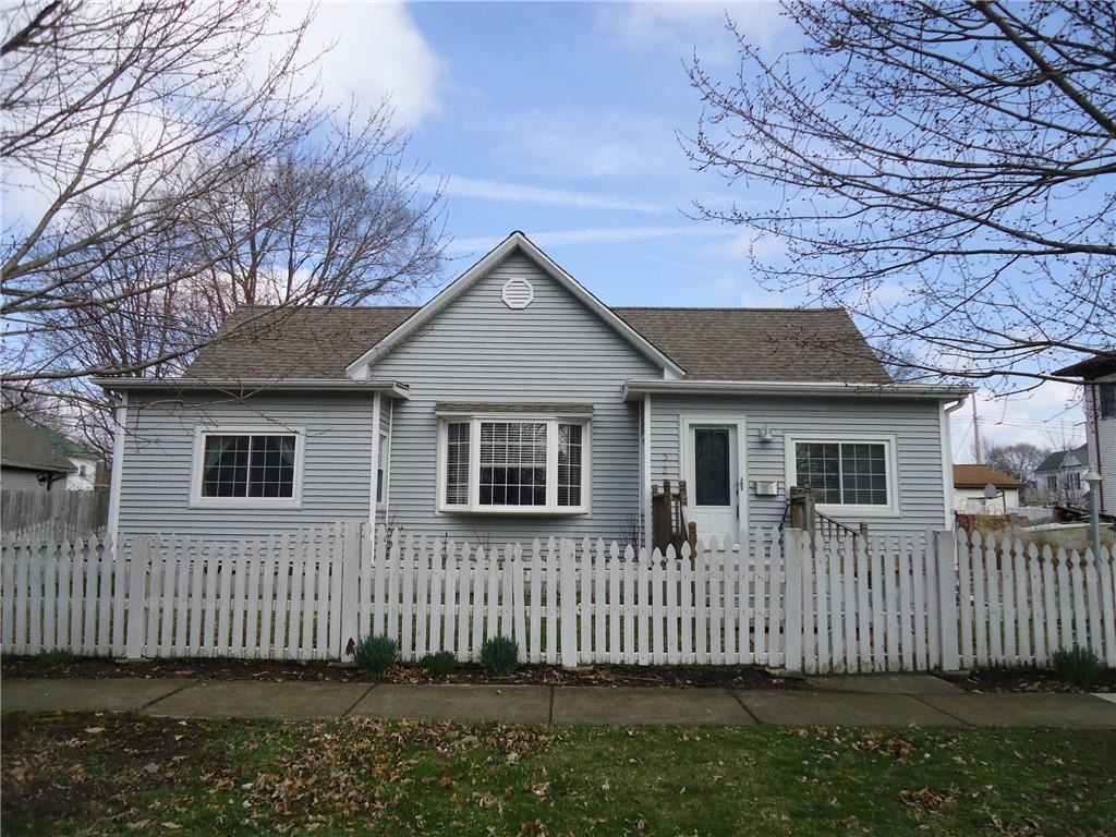327 E Wall St., Moweaqua, IL 62550