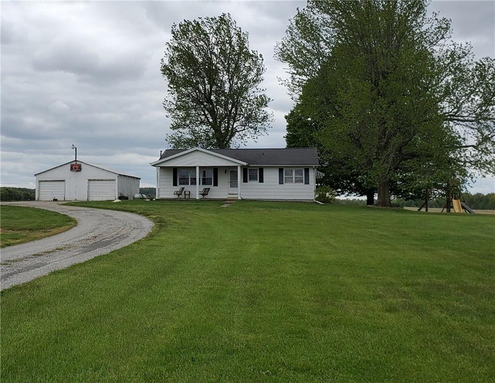 926 E 625 North Rd., Tower Hill, IL 62571