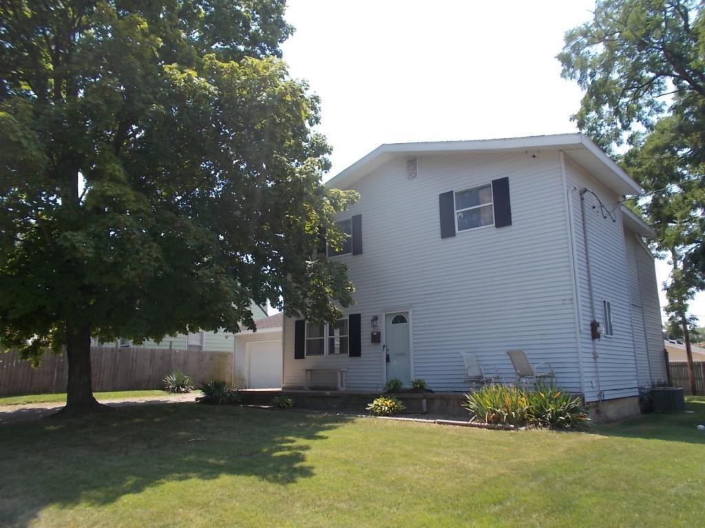 410 W 4th St., Shelbyville, IL 62565