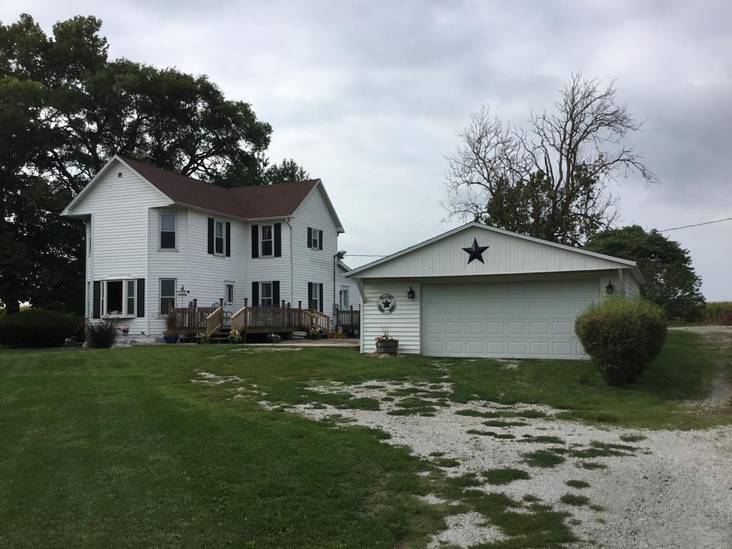 1679 Co Hwy 18 St., Shelbyville, IL 62565