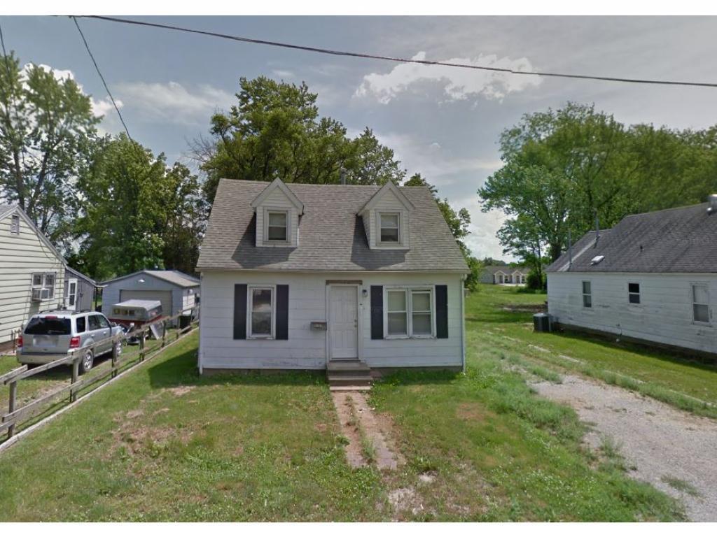 1717 12th St., Charleston, IL 61920