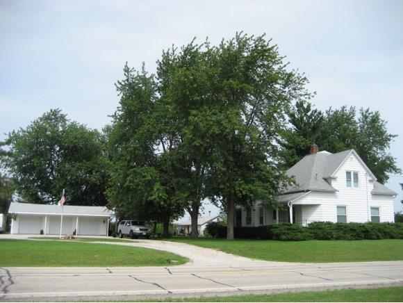 201 N Hickory, Windsor, IL 61957