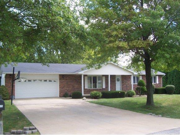 1505 N Douglas, Shelbyville, IL 62565
