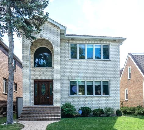 5715 N Kenneth Ave., Chicago, IL 60646