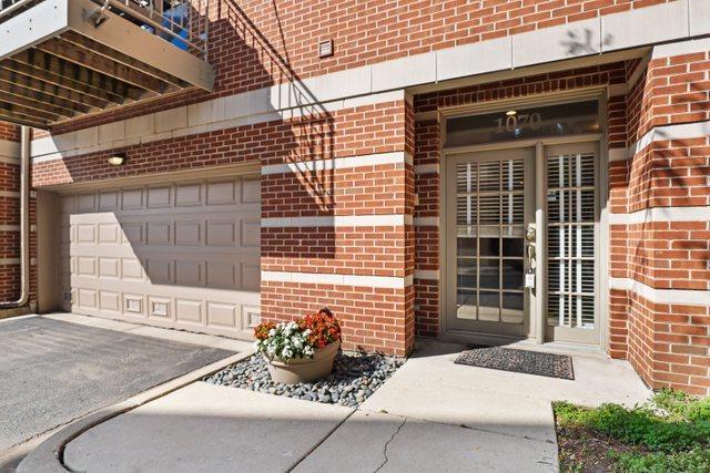 1070 W Chestnut St., Chicago, IL 60642