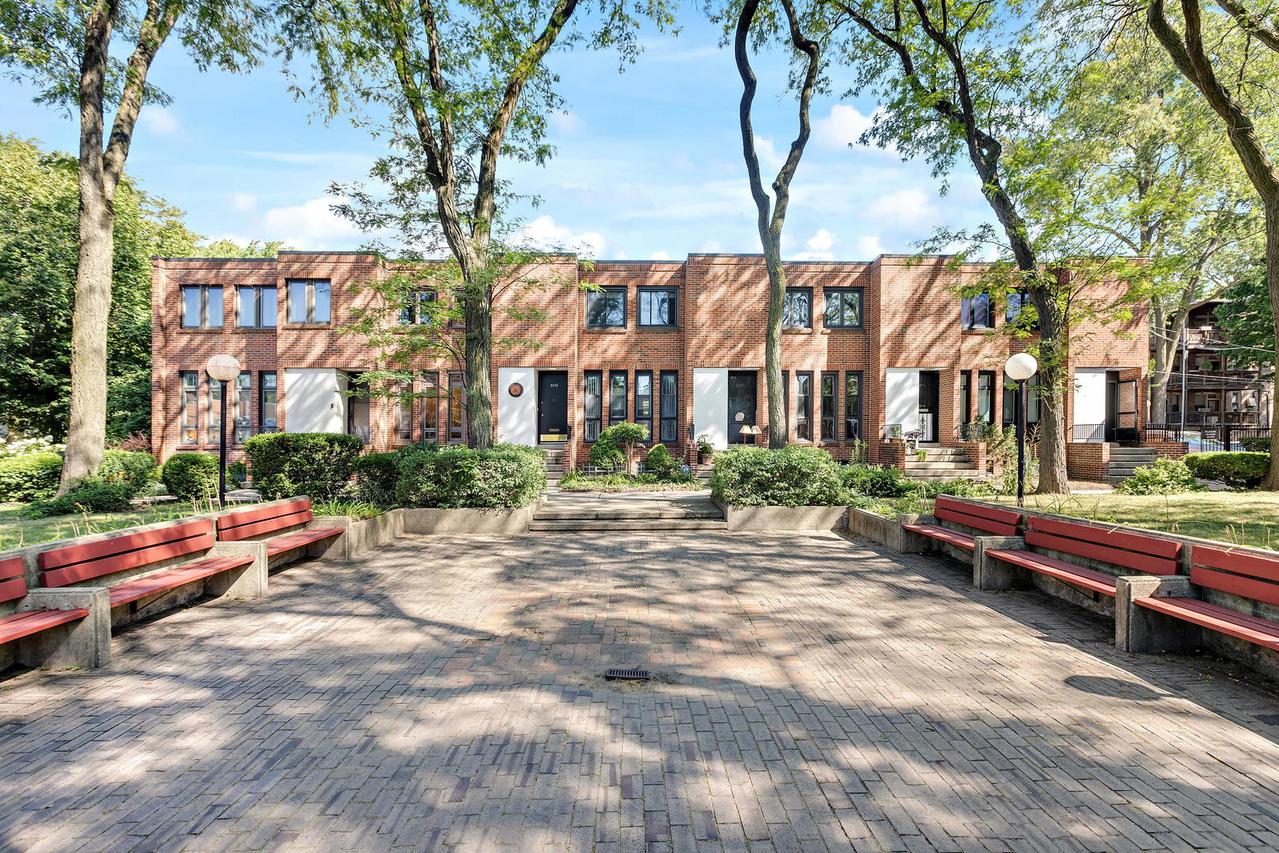 5215 S Kimbark Ave., Chicago, IL 60615
