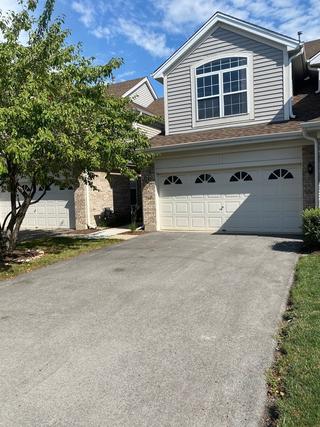 208 Foxfire Ct., Downers Grove, IL 60515