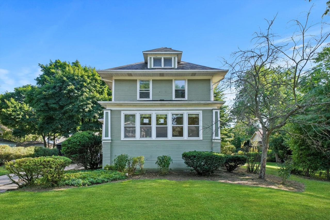 537 Turner Ave., Glen Ellyn, IL 60137