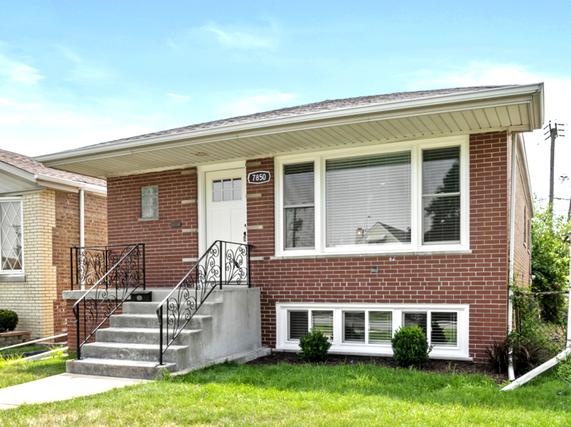 7850 Mason Ave., Burbank, IL 60459