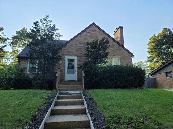 340 Leith Ave., Waukegan, IL 60085