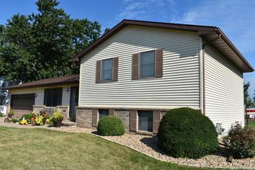 35 W 5th St., El Paso, IL 61738