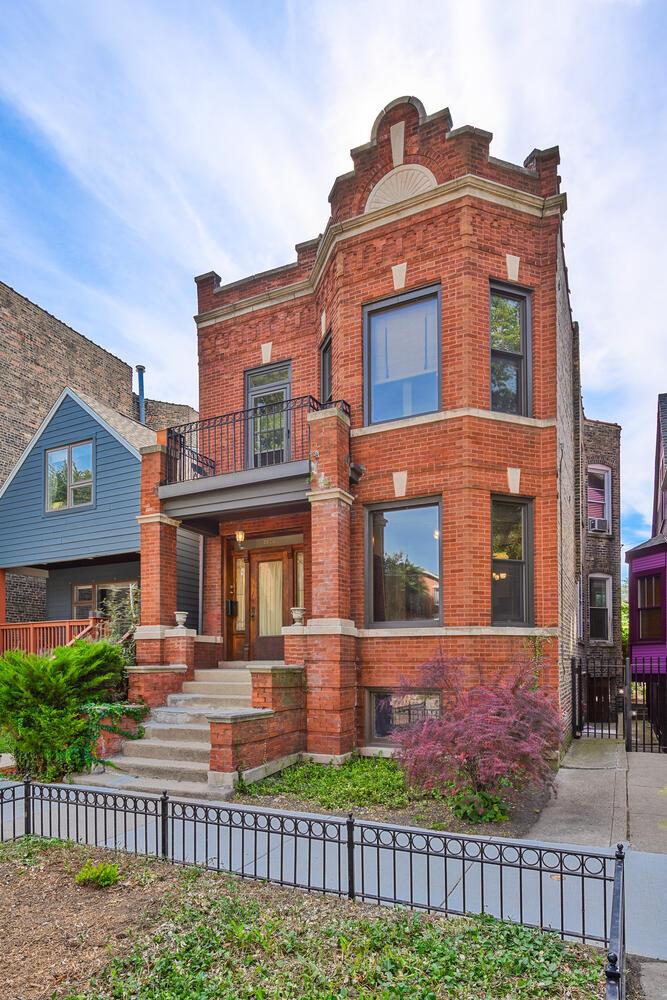 2620 N Richmond St., Chicago, IL 60647