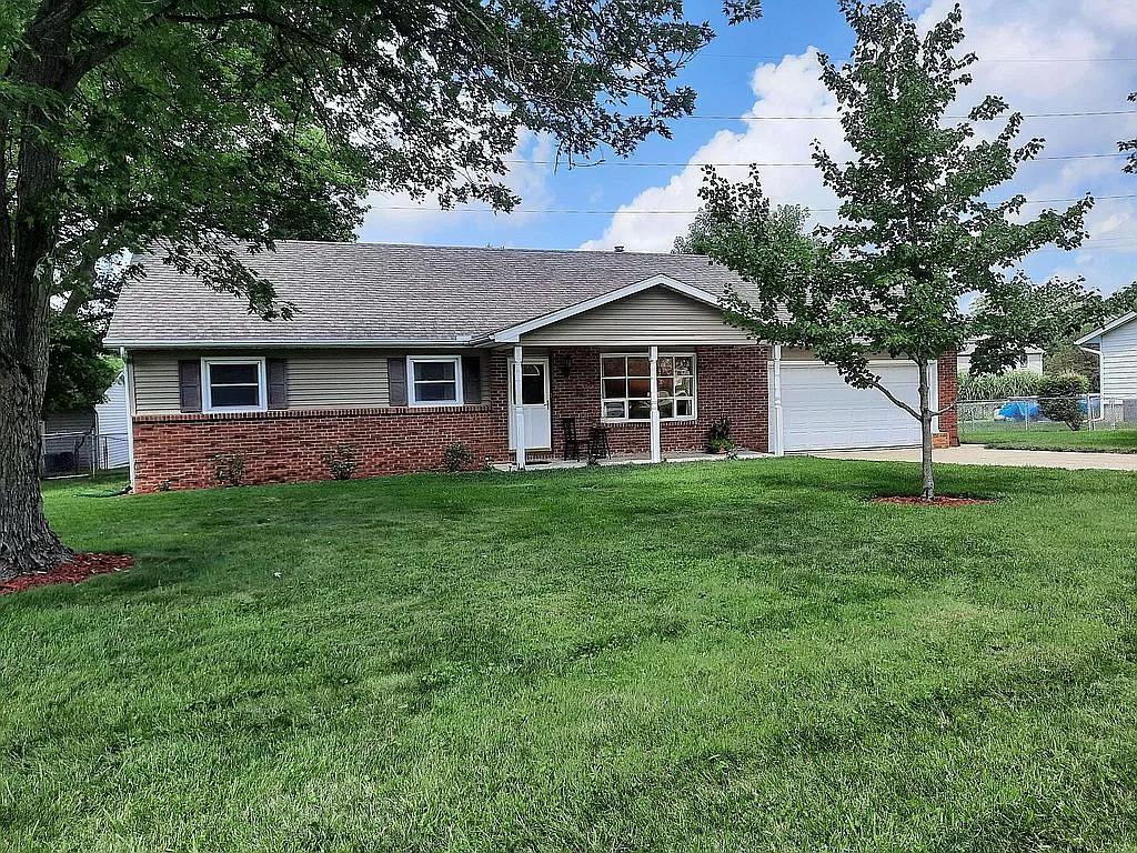810 W Wildwood Dr., Mt. Zion, IL 62549