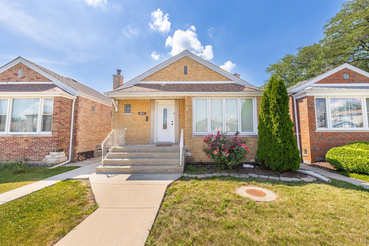 3631 W 69th St., Chicago, IL 60629