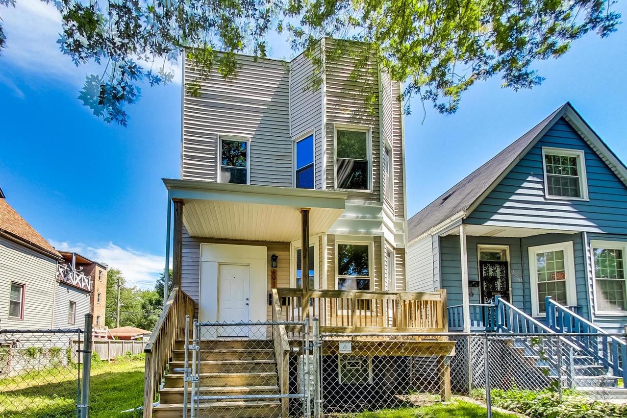 8011 S Muskegon Ave., Chicago, IL 60617