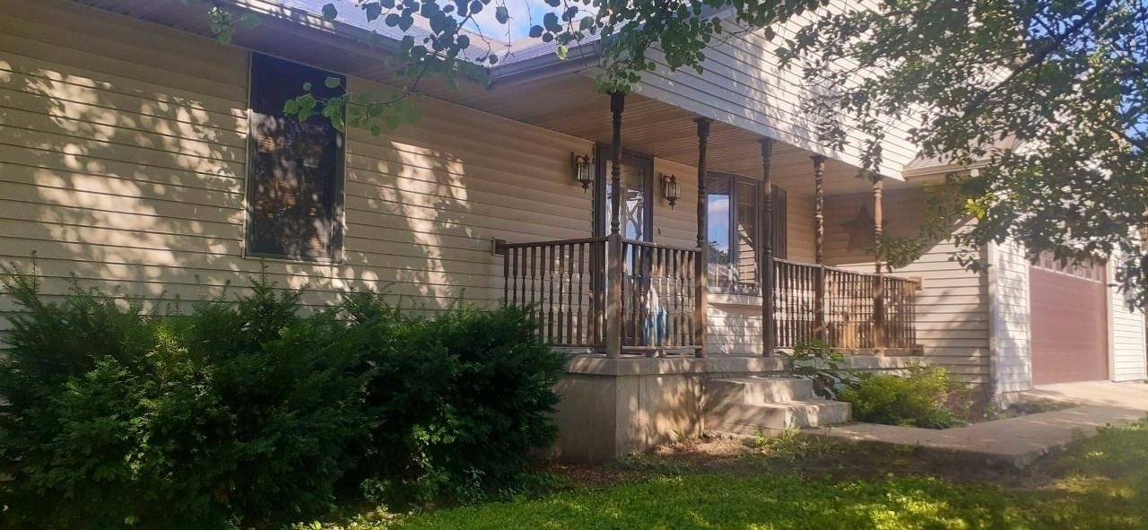 37 N East Ave., Amboy, IL 61310