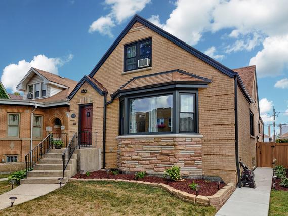 3125 N Marmora Ave., Chicago, IL 60634