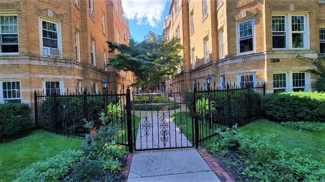 1353 W Greenleaf Ave. #3F, Chicago, IL 60626