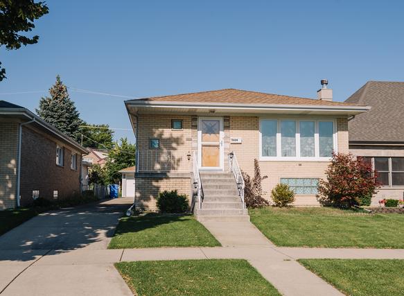 5626 S Nagle Ave., Chicago, IL 60638