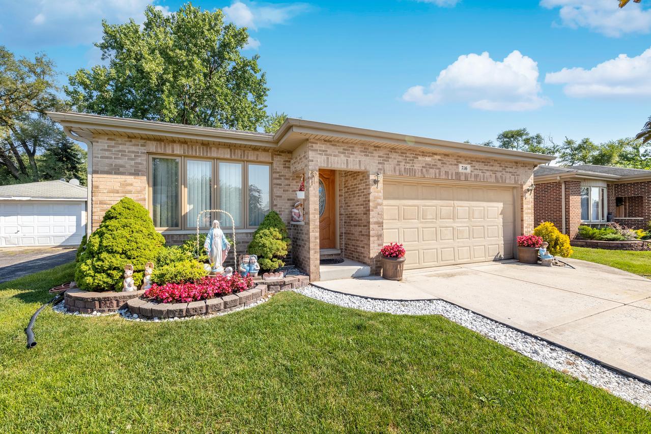 7116 W 74th Pl., Nottingham Park, IL 60638