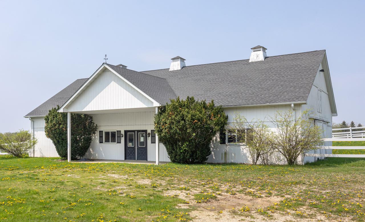 120 Grassmere Ct., North Barrington, IL 60010