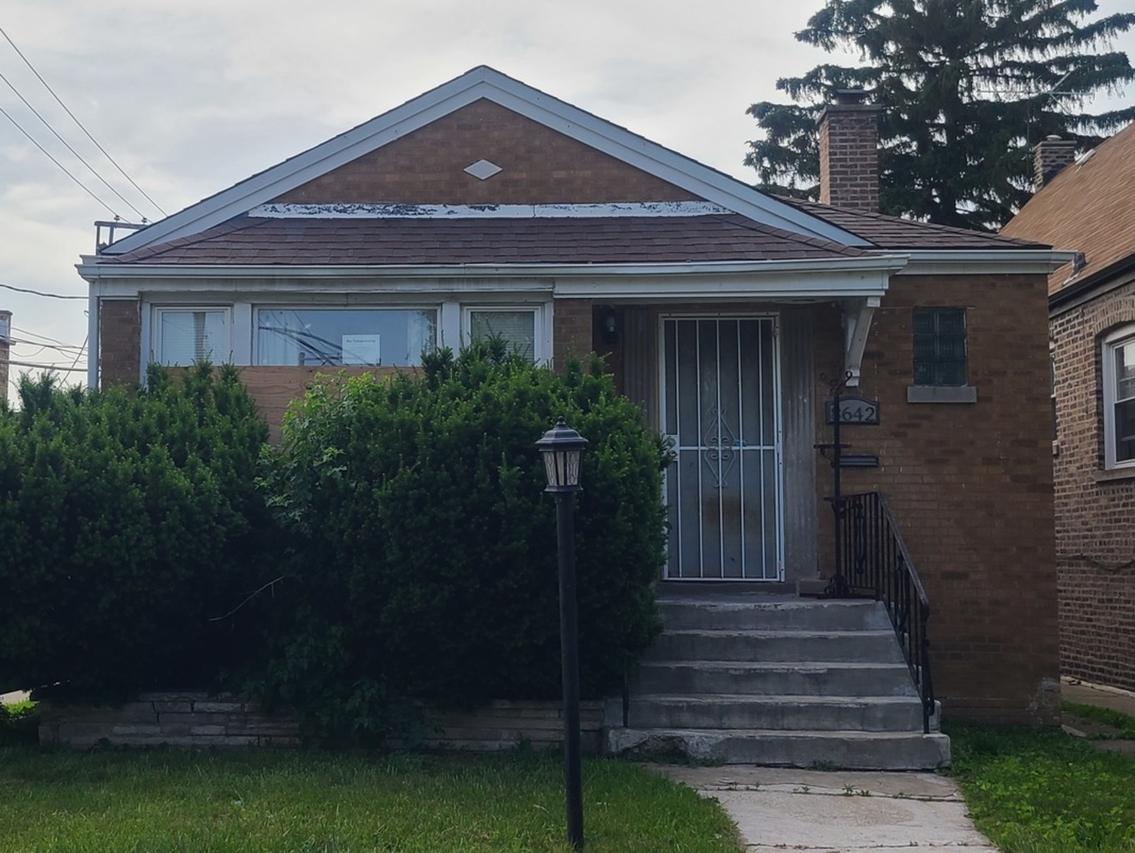 8642 S Vernon Ave., Chicago, IL 60619