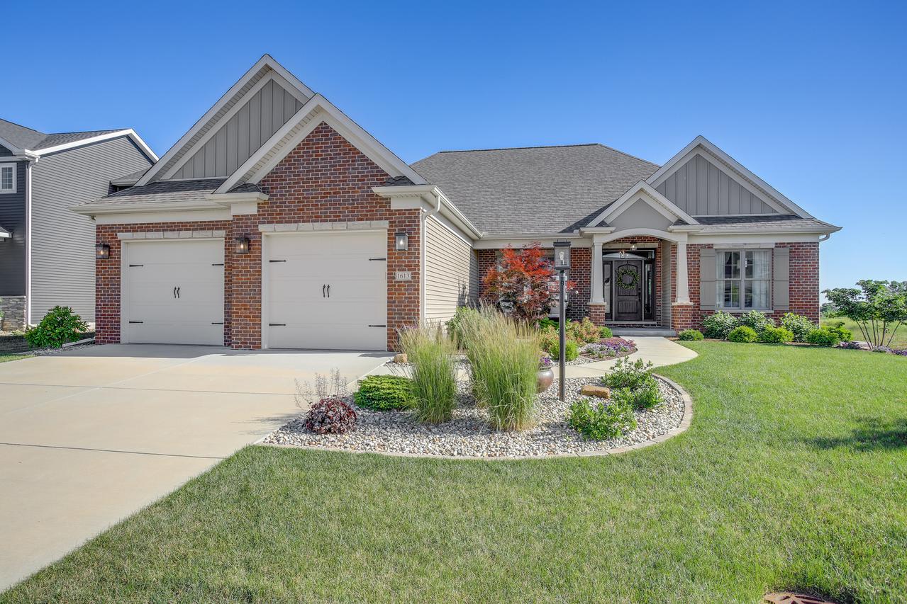 1613 Kassen Ave., Mahomet, IL 61853
