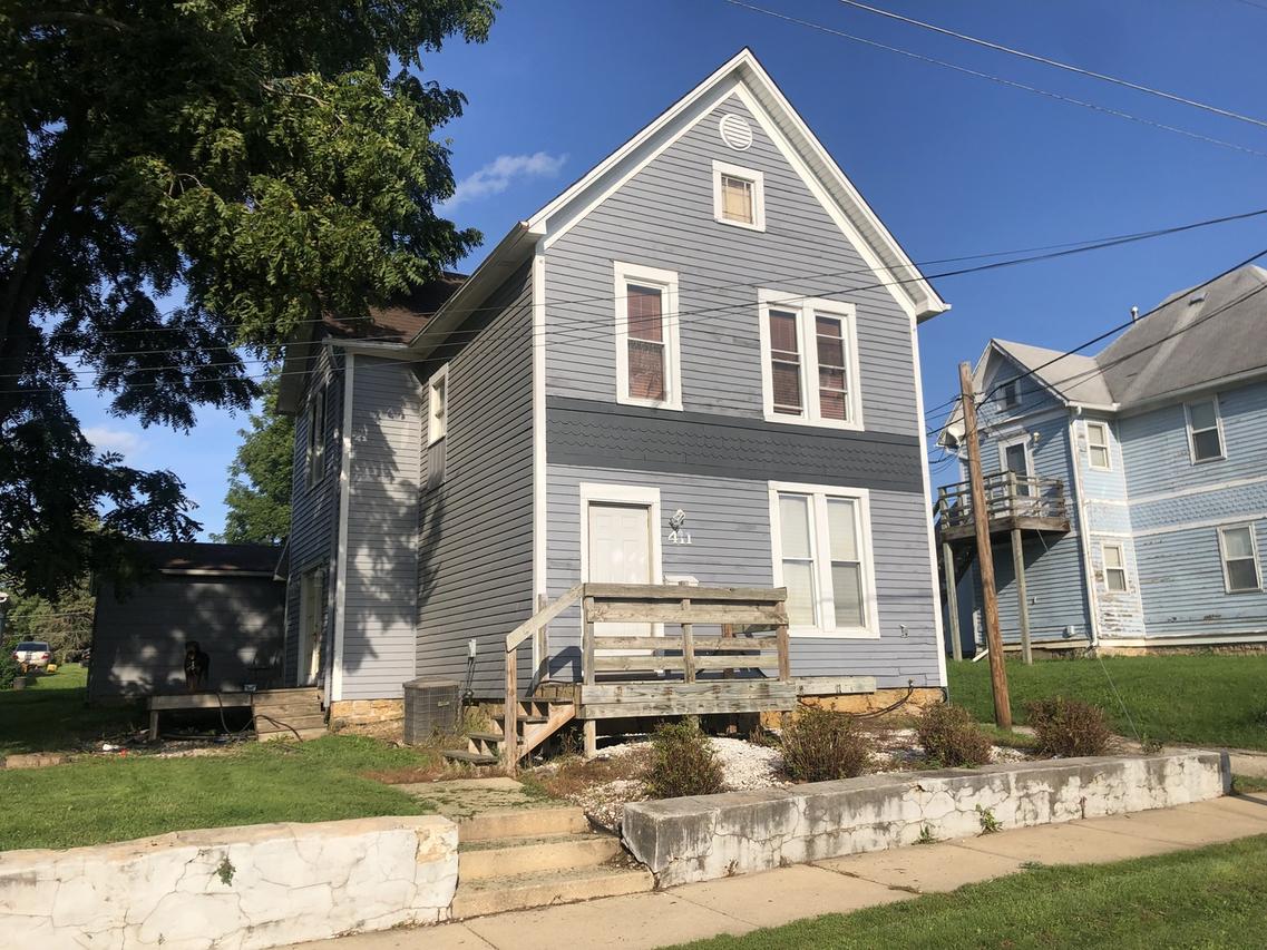 411 S Chicago Ave., Freeport, IL 61032