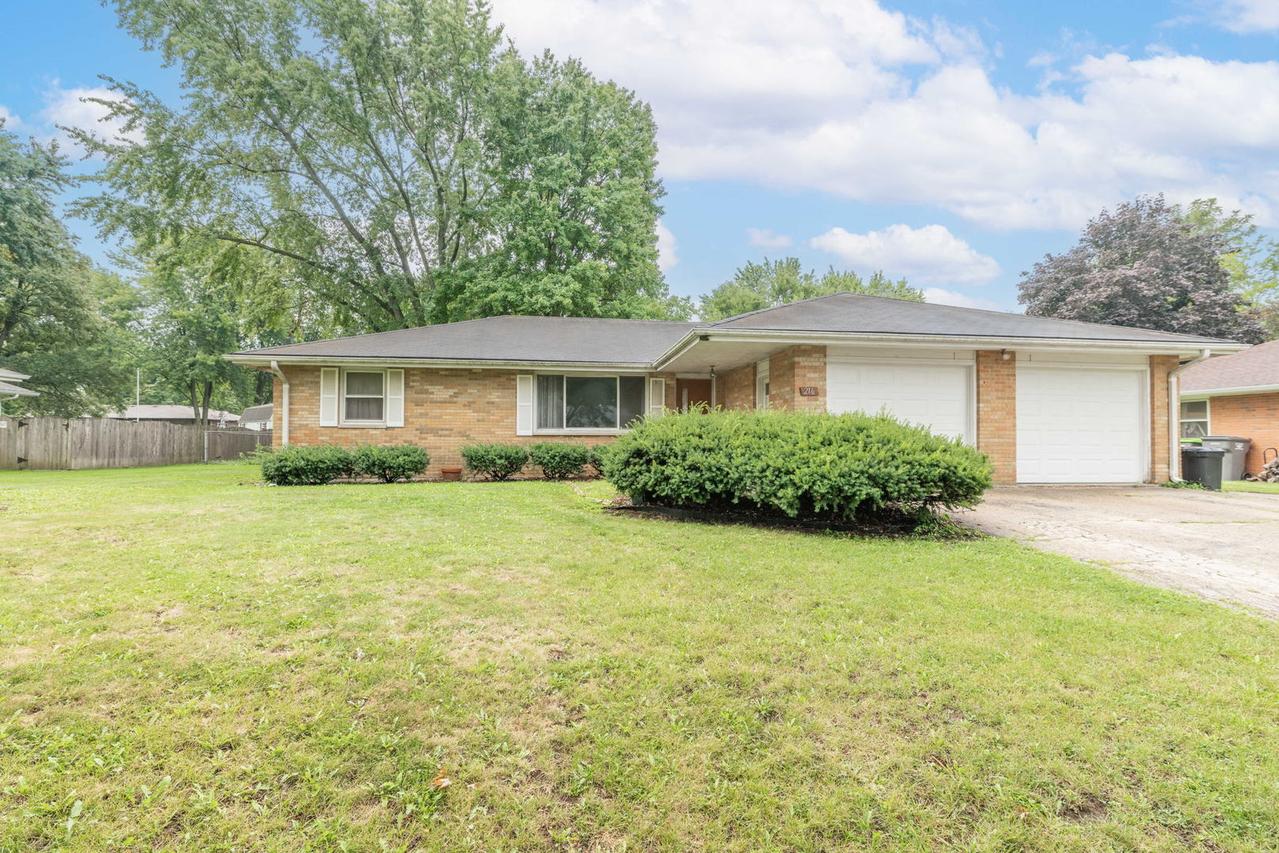 216 Yolane Dr., Sugar Grove, IL 60554