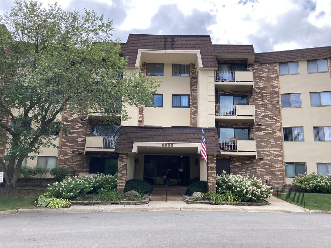 3350 N Carriageway Dr. #405, Arlington Heights, IL 60004