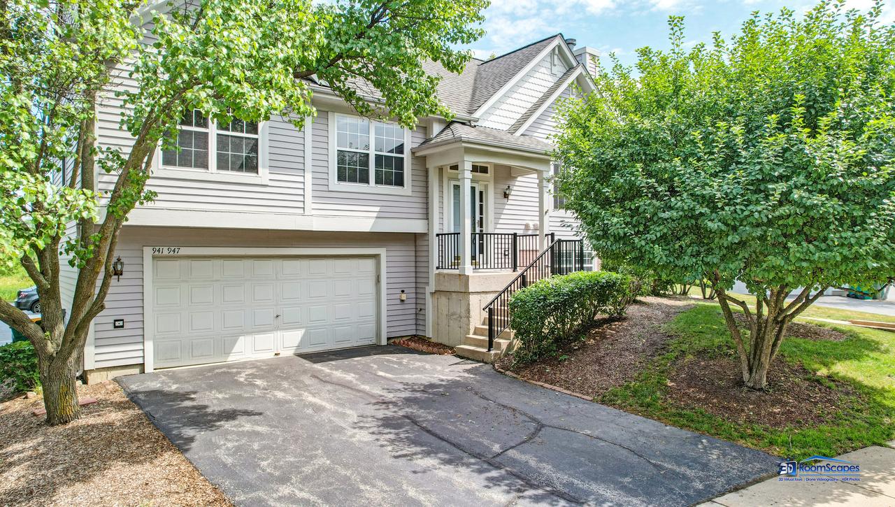 941 Manchester Cir., Grayslake, IL 60030
