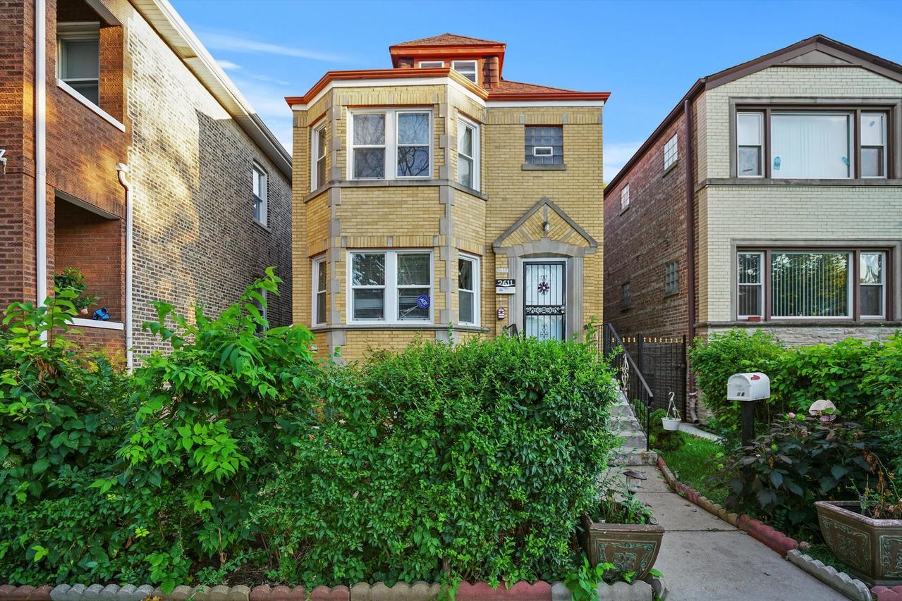 2611 W 69th St., Chicago, IL 60629