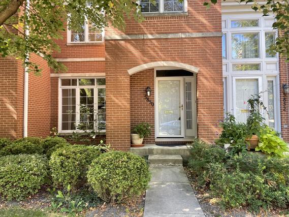 5850 N Saint Johns Ct., Chicago, IL 60646