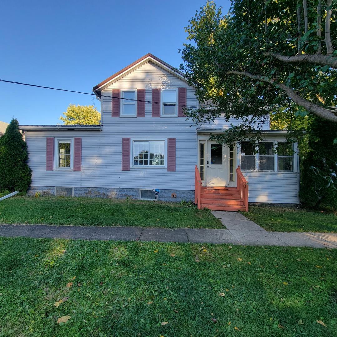 502 Paddock Ave., Ashton, IL 61006