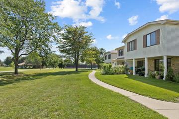 320 Jefferson Ct., Vernon Hills, IL 60061