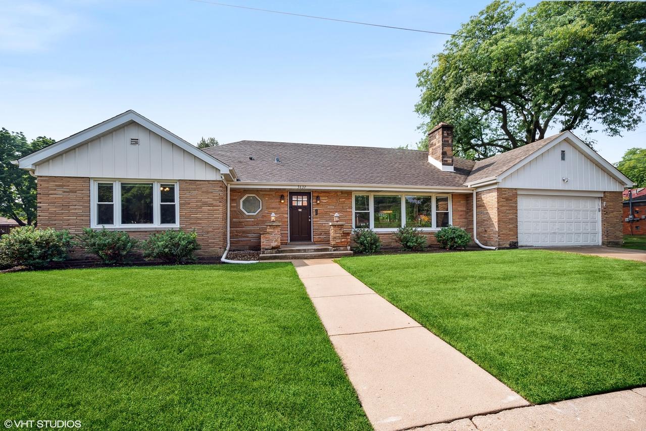 3637 W North Shore Ave., Lincolnwood, IL 60712