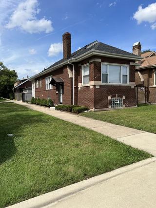 8058 S Bennett Ave., Chicago, IL 60617
