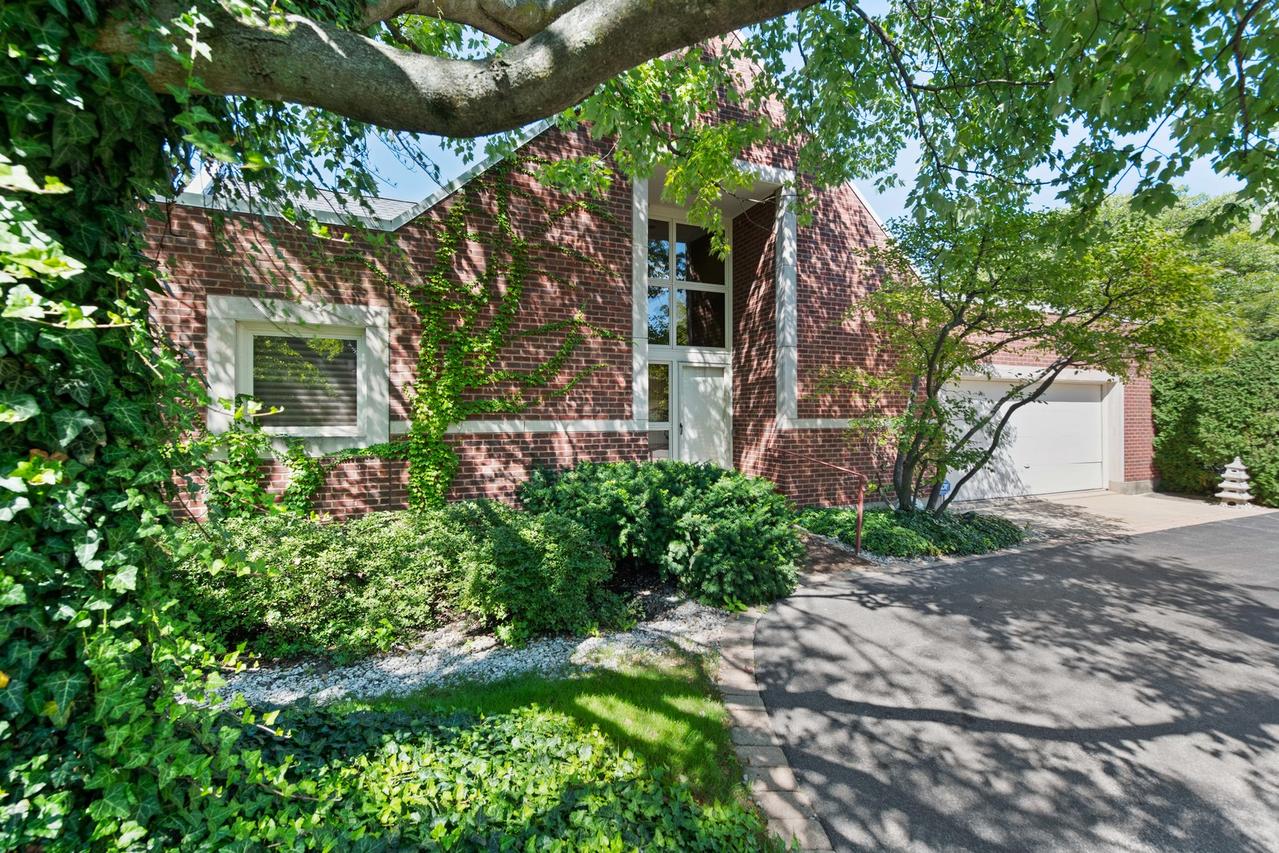 670 Crofton Ave., Highland Park, IL 60035