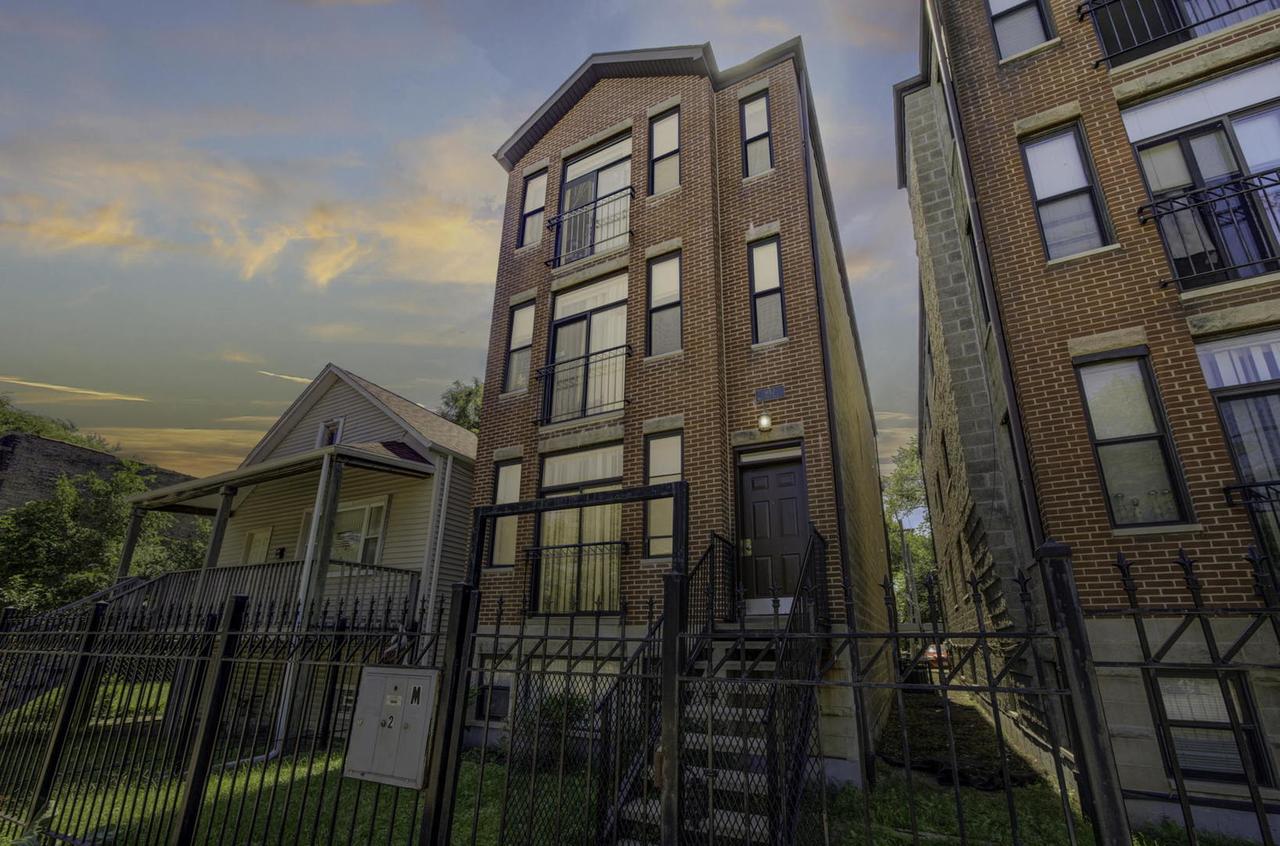 957 W 51st St., Chicago, IL 60609