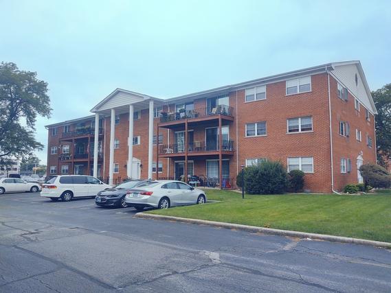 6135 W 94th St. #A5, Oak Lawn, IL 60453