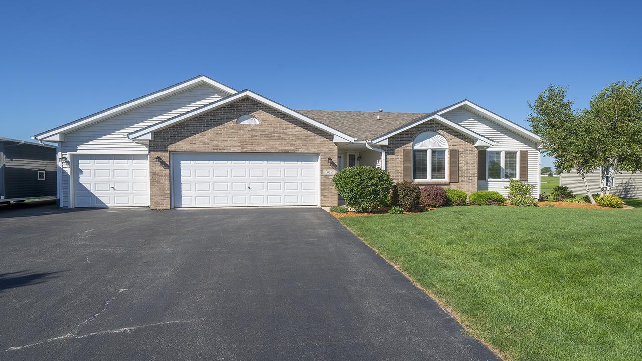 387 Red Fox Dr., Davis Junction, IL 61020