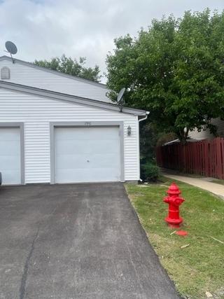 1790 Queensbury Cir., Hoffman Estates, IL 60169