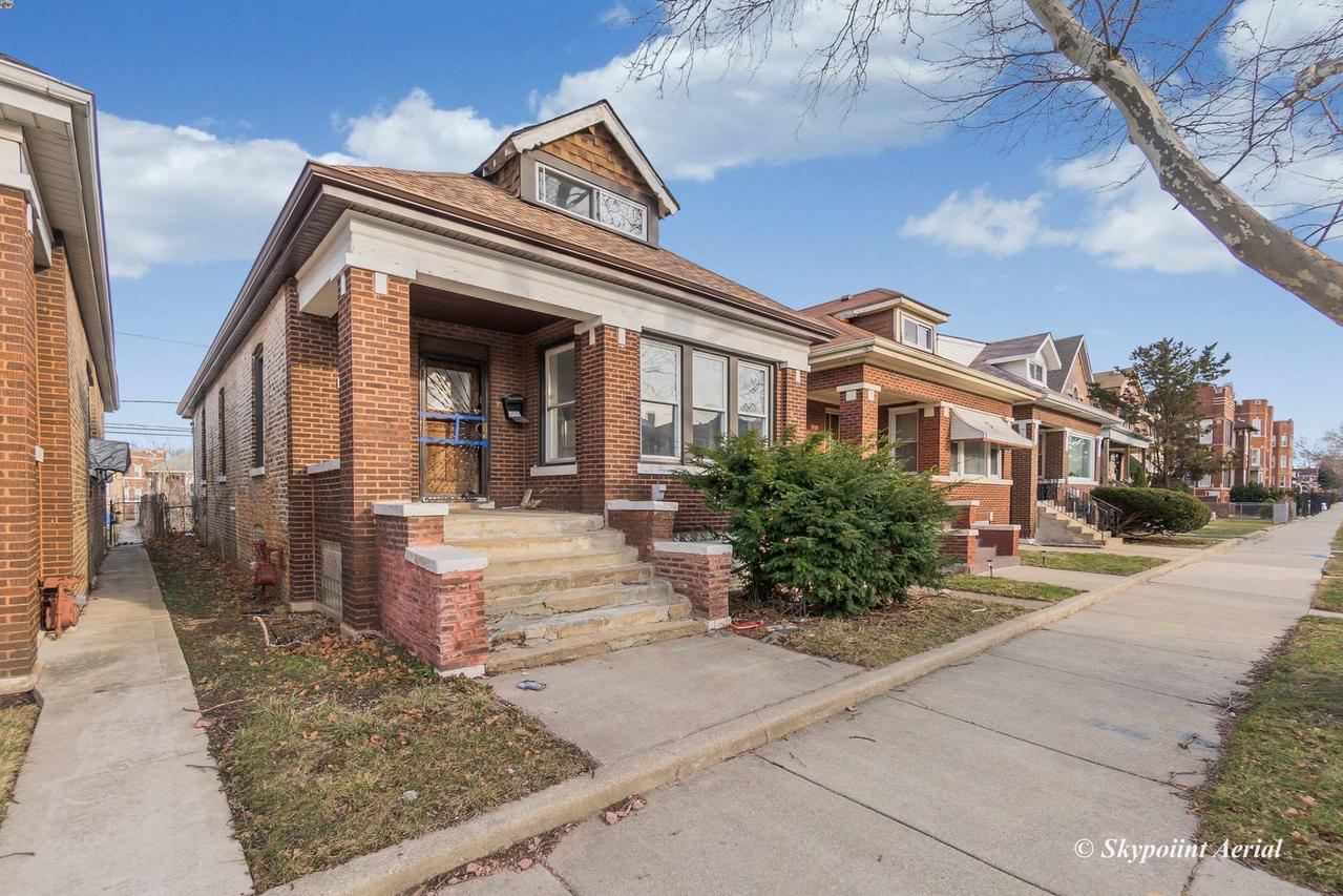 7629 S May St., Chicago, IL 60620