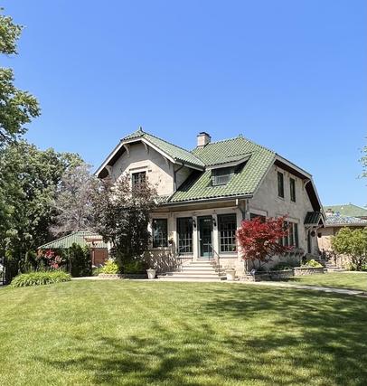 6849 Riverside Dr., Berwyn, IL 60402