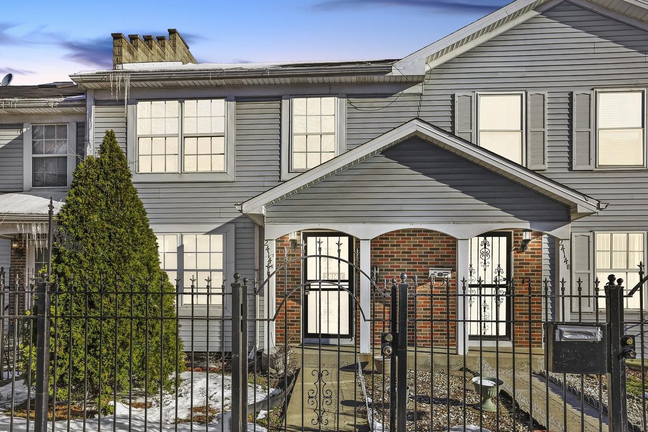 2414 W Harrison St. #E, Chicago, IL 60612